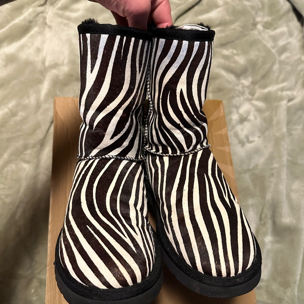 UGG short exotic zebra print boot size 7